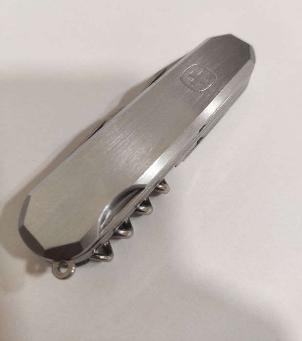 Wenger Metal 50 Швейцарско ножче Victorinox
