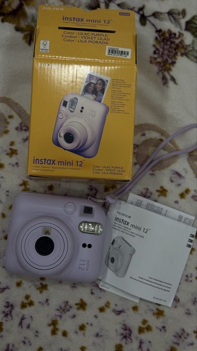 Instax mini 12 в коробочке