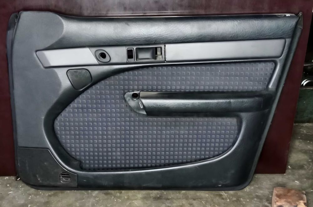 TitanAuto Audi A6 C4 дверные карты