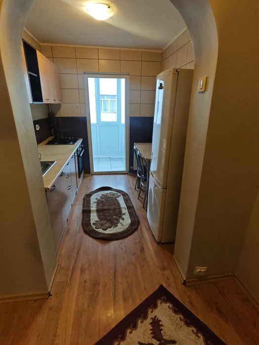 Închiriez apartament