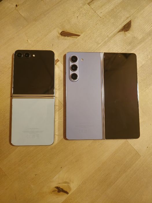 Vând pachet Flip5 + Fold5 impecabile pt piese