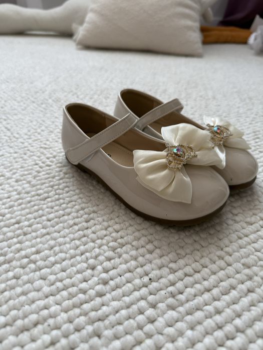 Продам туфельки на девочку