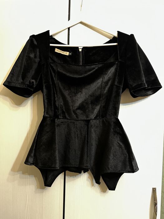 Черная кофта велюровая