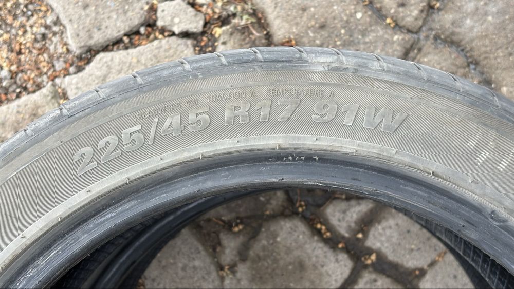 Kumho ecsta 225/45/17 летняя резина