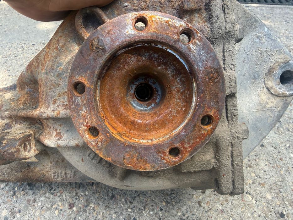 Диференциал за БМВ е46 330д Автомат/ Differential for BMW E46 330d Automatic