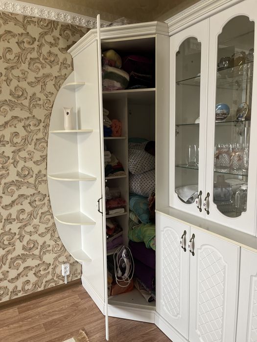 Продам горку в гостиную