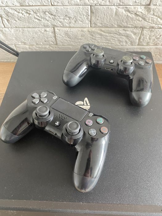 Продам PS 4 pro 1 тб