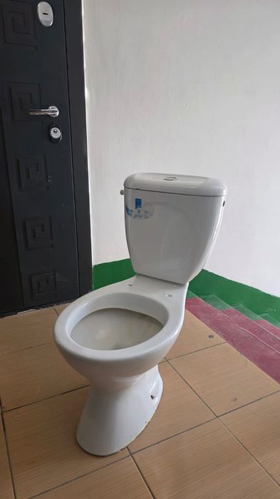 Унитаз. 11000 тг.