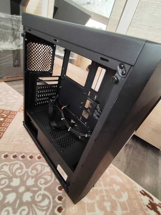 Carcasa Middle Tower