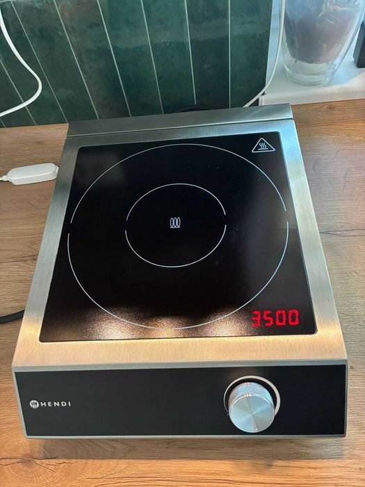 Vand plita pe inductie profesionala Hendi 3500W M