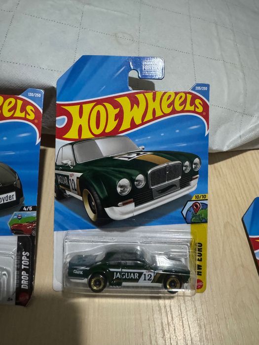 Hotwheels машинки