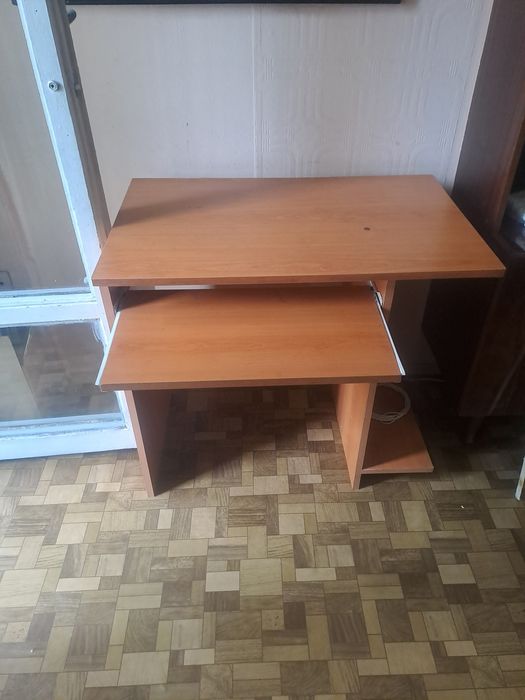 Маса за компютър и бюро