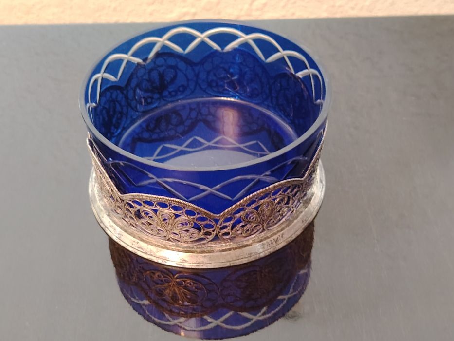 Кобальтовая сахарница с мельхиоровым узором