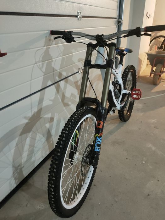 Bicicleta Downhill Transition