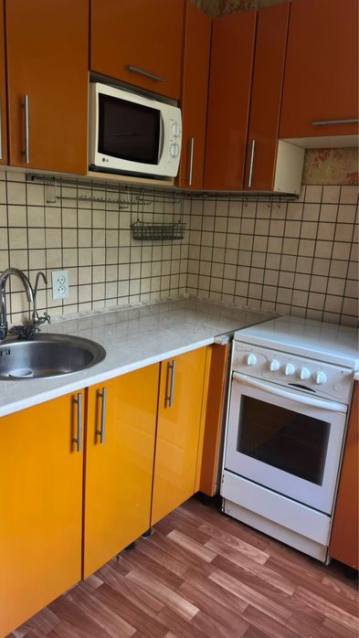 Продам кухонный гарнитур! Срочно