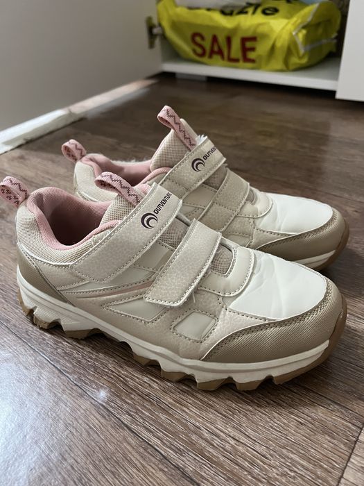 Продам обувь по 2500 тенге