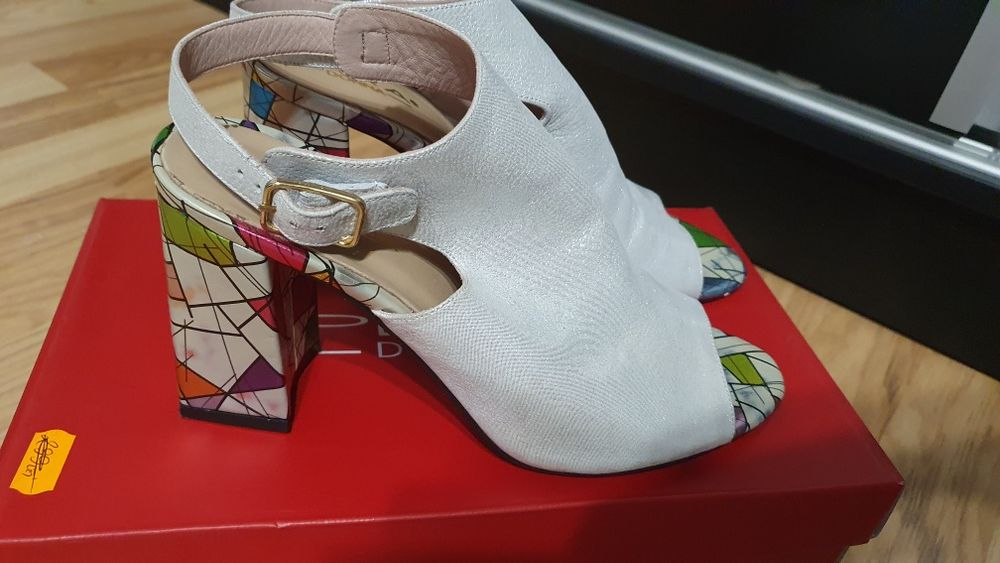 Sandale din piele naturala model deosebit