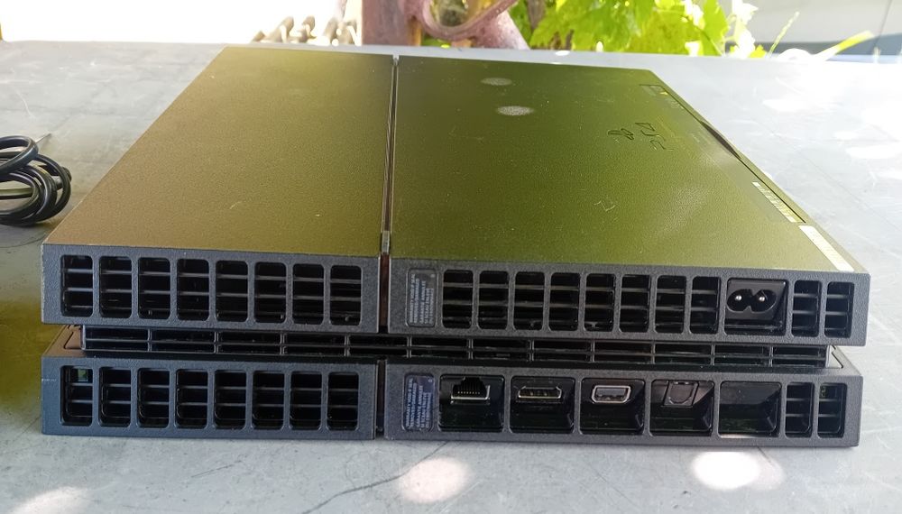 Ps4 model CUH 1216A