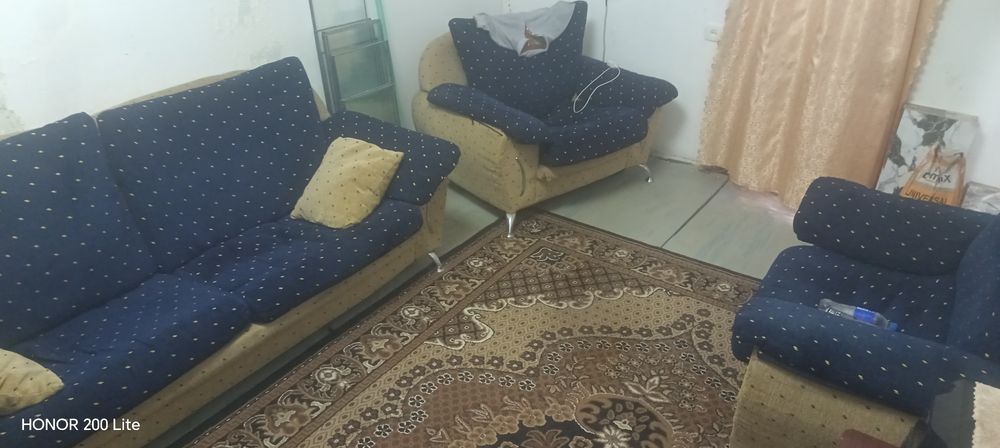 Продается диван кровать и два кресла в нормальном состоянии