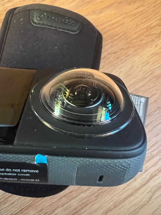 Insta360 X3 5.7K + 2 baterii și husă, fără schimb