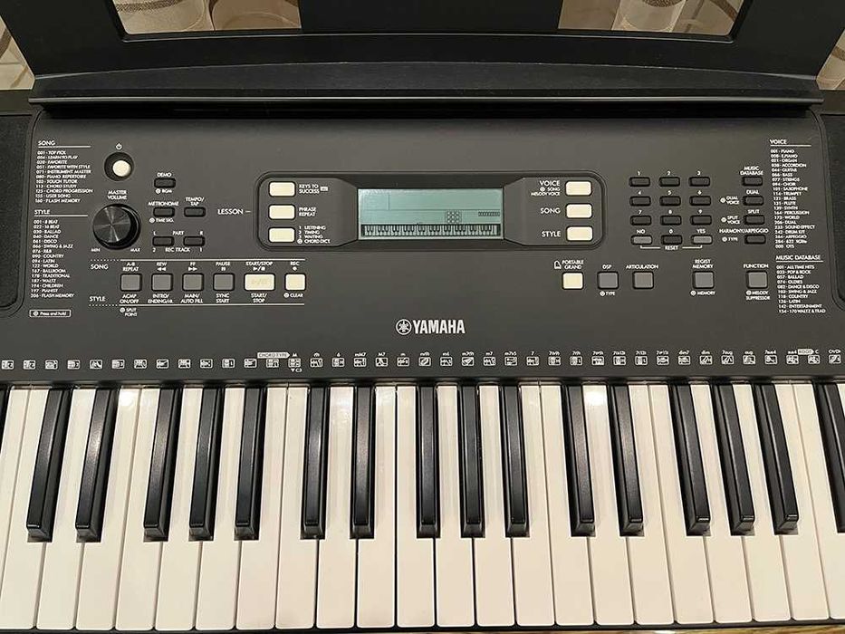 Синтезатор Yamaha PSR-E373