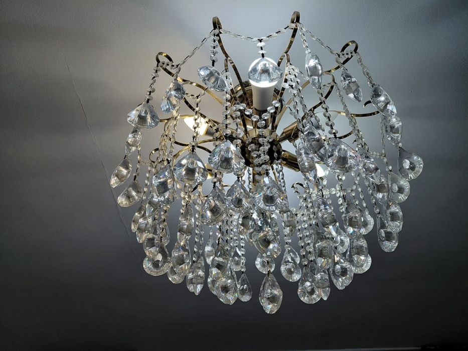 Продам срочно люстру