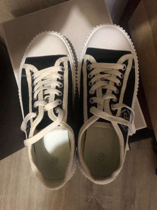 Дамски кецове