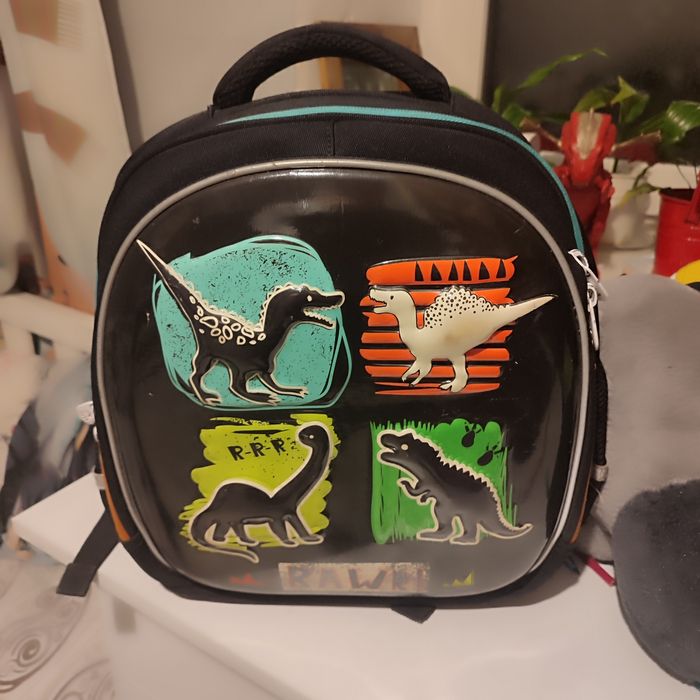 Продам рюкзак школьный