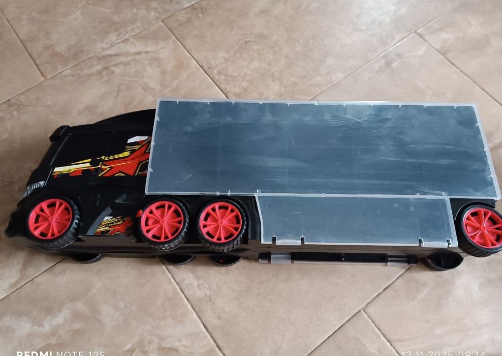 Camion pentru masinute