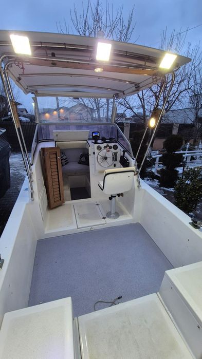 Vand barca cabinata 5.8 m lungime