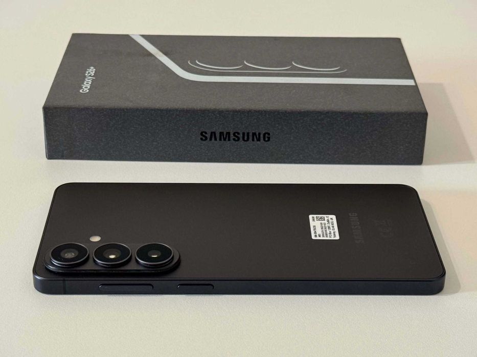 Бартер! НОВ! Samsung Galaxy S26+ Plus Black (Черен) 6 Цикъла на батерията.