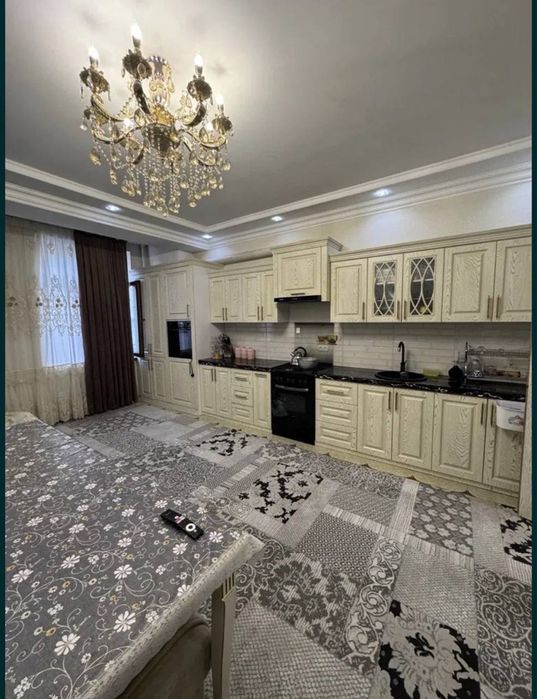 Продается 3 ком квартира, с мебелью техникой , Паркентский ,новострой