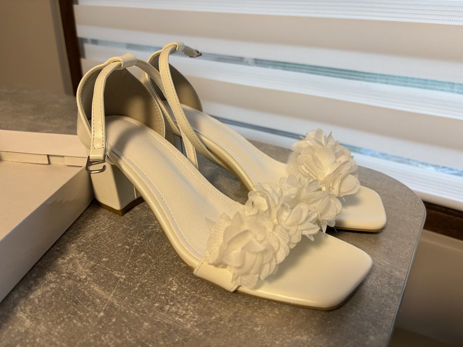 Дамски обувки на ток