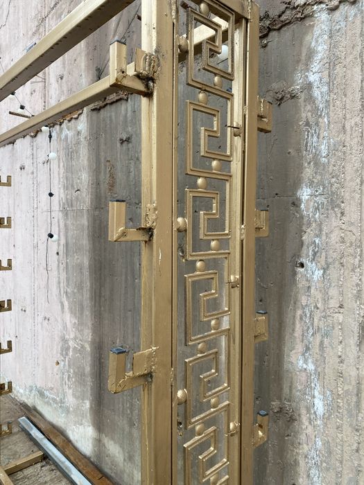 Продаю металлическую подставку