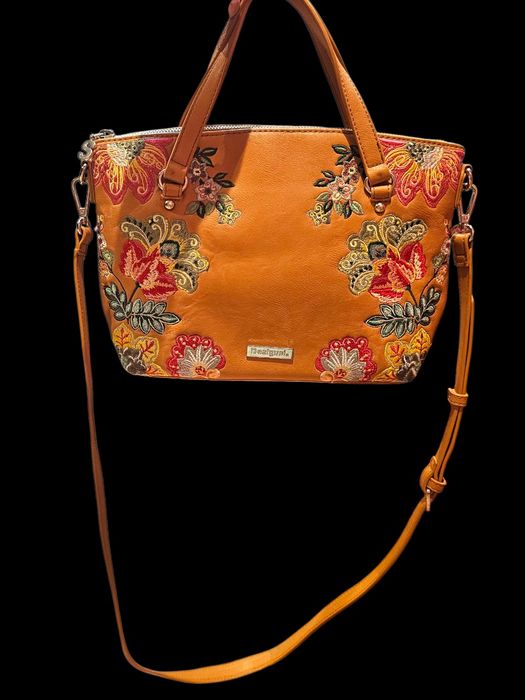 Vând Geantă Desigual