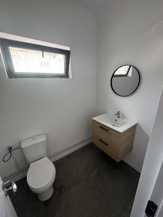 casa si curte , spatiu comercial  Piata Mihai Viteazul de inchirat / vanzare