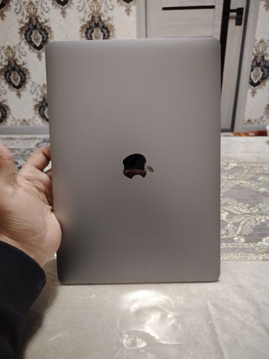 Mac booc 13 inch, 2017,Two Thunderbolt 3 ports