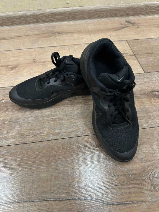 Маратонки Nike REVOLUTION 7 GS