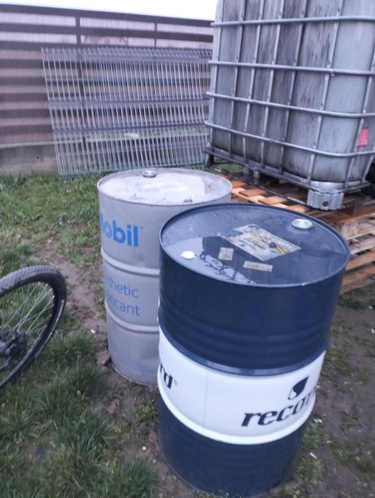 Butoi tablă 200litri cu 2 bușoane ermetic