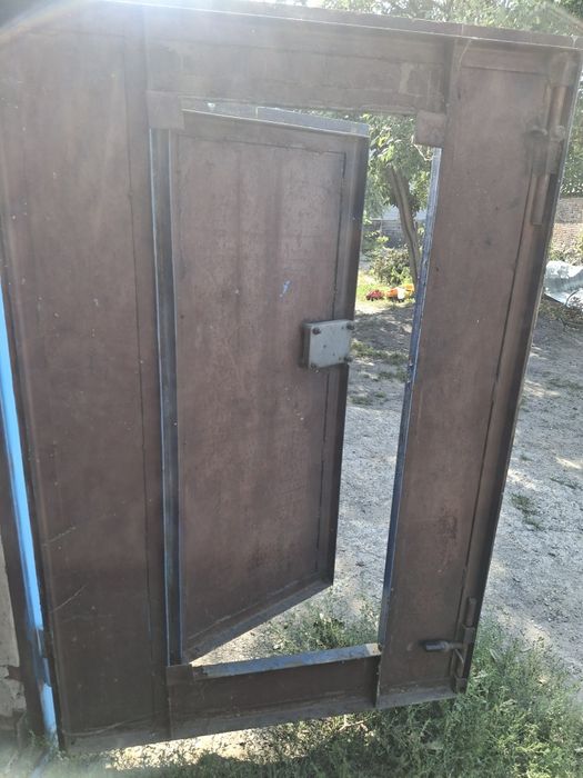 Продам Продам  гаражные ворота