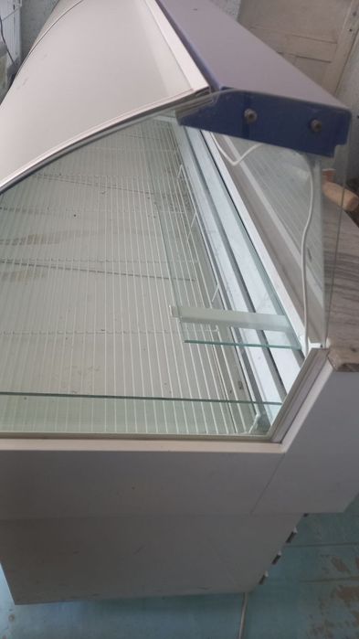 Витрина холодильник