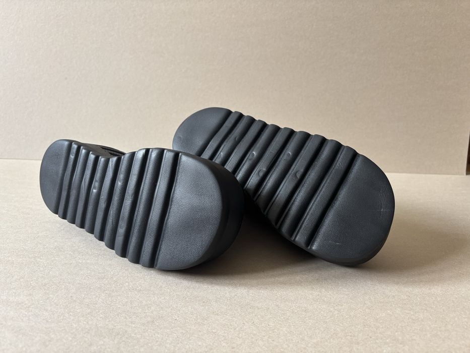 Демисезонные ботинки demonia