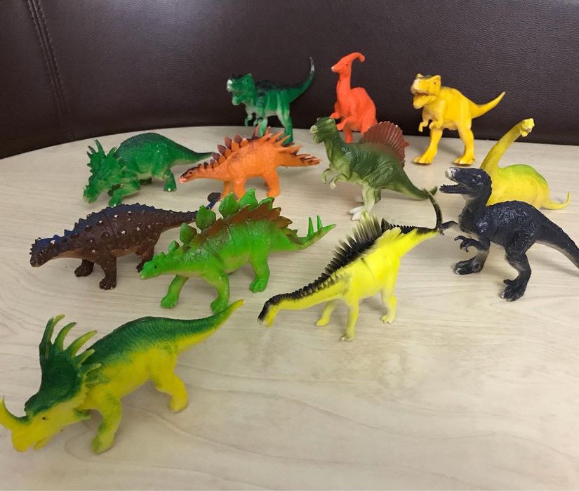 Динозавры игрушки