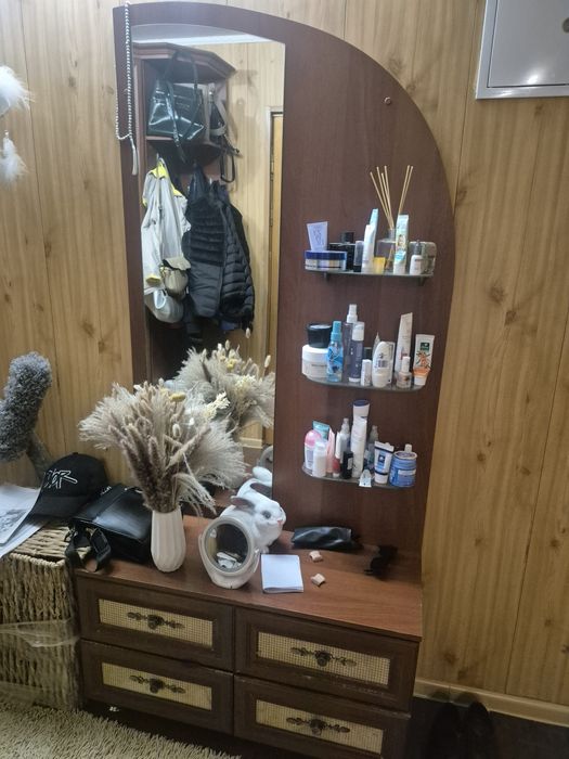 Продаётся прихожая