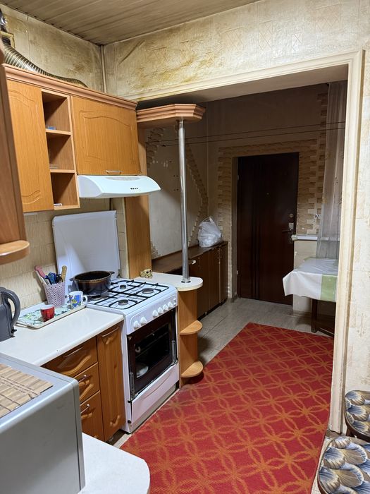 Sergeli 2 da uy 2 xonali sotiladi 1 etaj padvali agarodlari bor