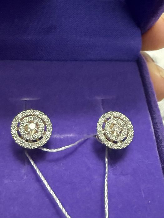 Бриллиантовые пусеты