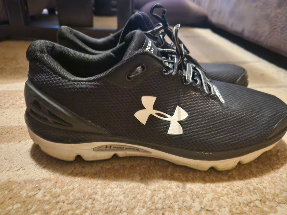 Under armour маратонки 44.5