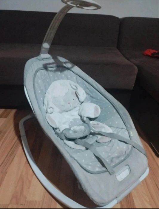 Balansoar gri pentru bebeluși