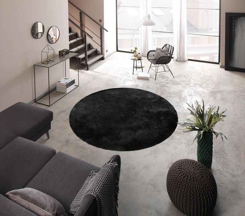 Covor Dana rotund, fir inalt si moale, negru, diametru 140 cm