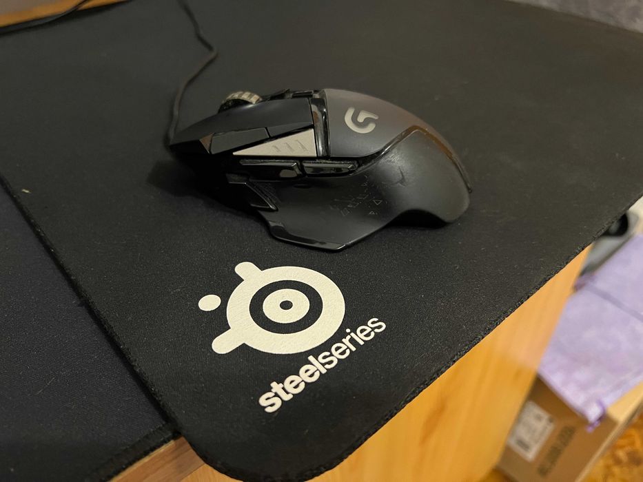 Mouse Logitech G502 + mousepad Steelseries QCK+ Heavy Large